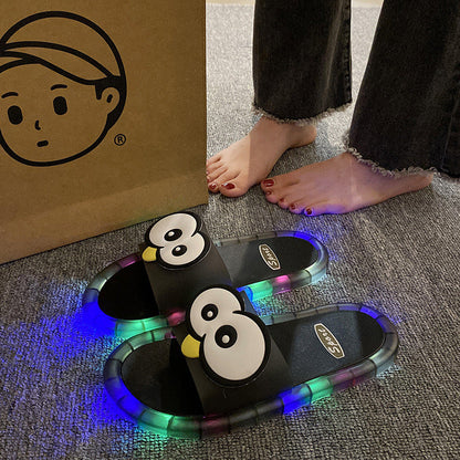 Siste dag salg – 60 % rabatt⏰🩴👀Søte tøfler med tegneseriemotiver som lyser👣🎁