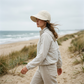 🔥Siste dag: 60% rabatt! ⏰🧢☀️Damesolhatt med justerbar hestehale-åpning – pustende og lett – perfekt til stranden, hagen eller reiser – beskytter pålitelig mot UV-stråling🌿👒